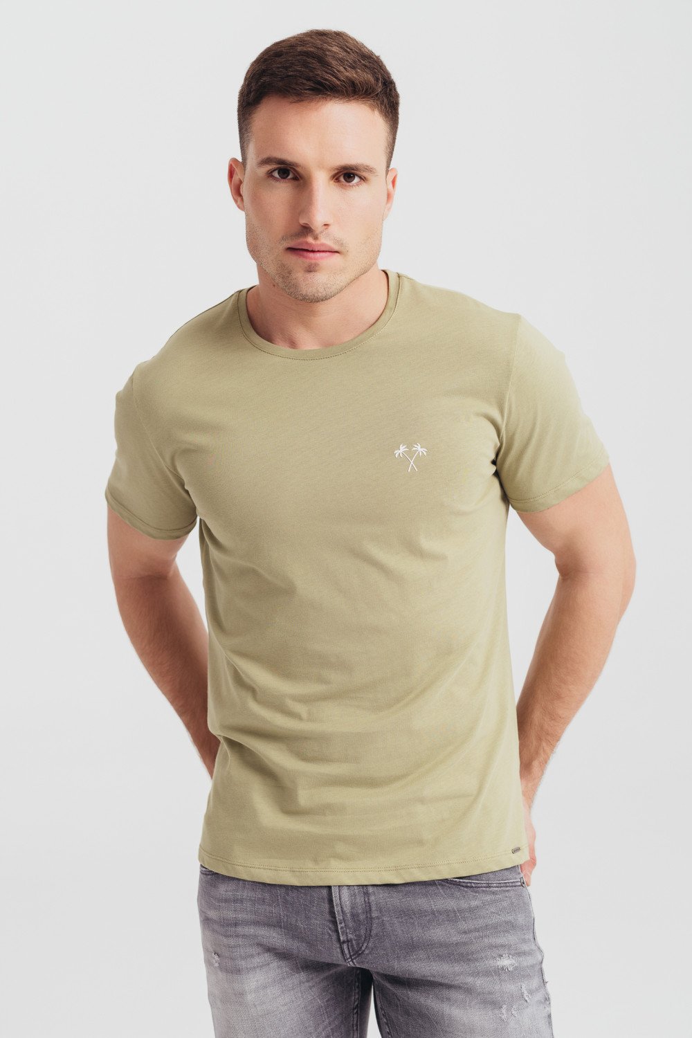 Muške majice i casual kombinacije